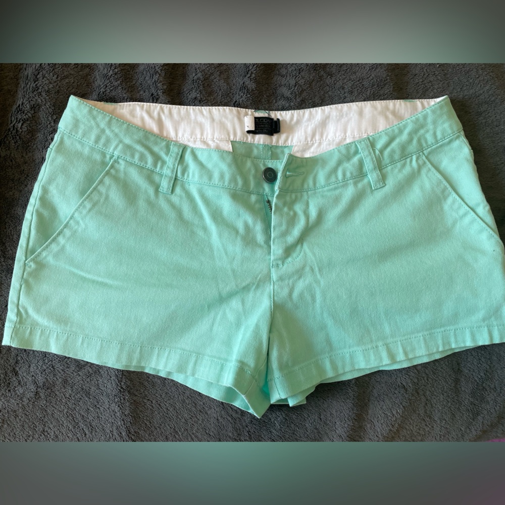 Volcom shorts size 5